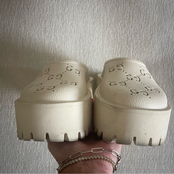 Gucci Perforated Rubber Clogs Platform Mule Cream Perforated G - Picture 6 of 7